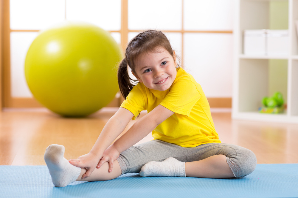 生長痛年齡的孩子可適當拉伸腿部肌肉以緩解不適